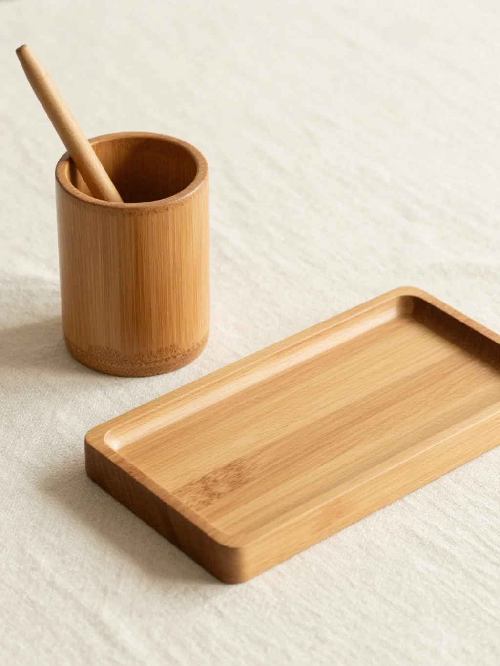 Wooden and Bamboo Accessories That Replace Plastic With Pure Warmth
